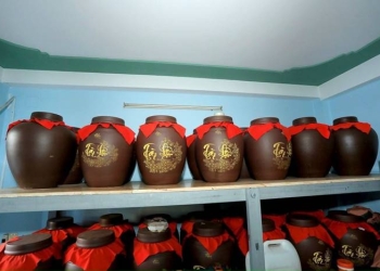 Đâu là khoảng thời gian thích hợp ngâm rượu nếp cái hoa vàng?