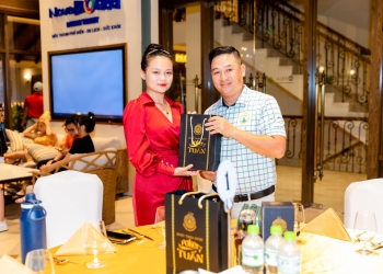 Mua rượu gói quà Tết tphcm - Những địa chỉ uy tín không thể bỏ qua