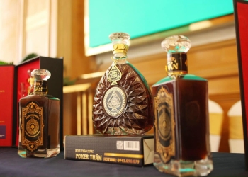 Rượu thảo mộc Poker Tuấn - Hỗ trợ tăng cường sinh lý cả nam và nữ một cách tự nhiên
