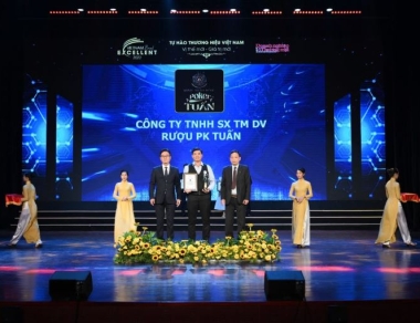 Rượu thảo dược PK – Tuấn vinh dự nhận chứng nhận "Thương hiệu Việt Nam xuất sắc 2022" (aipa.world)