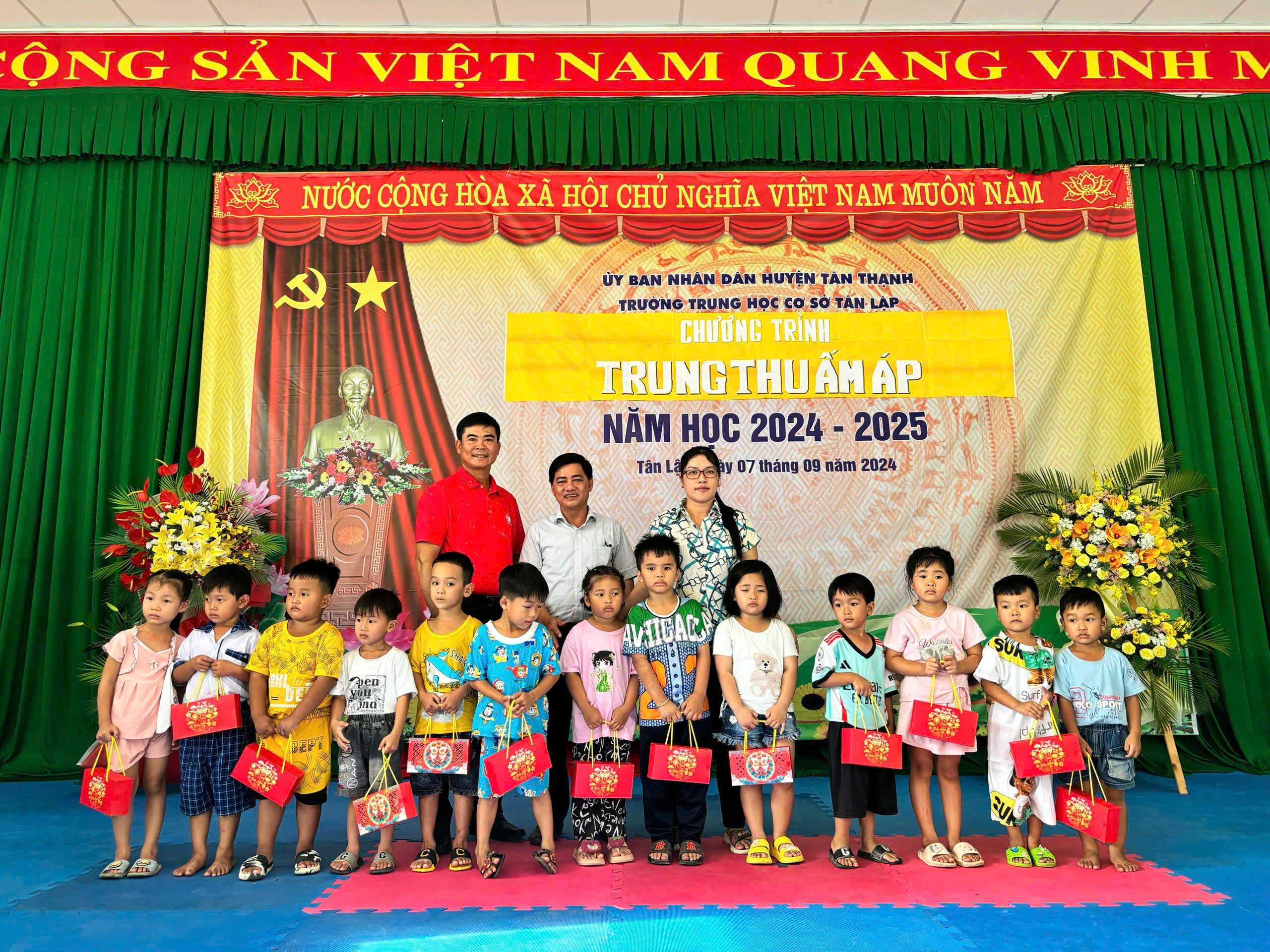 vui trung thu cho trẻ em long an